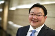 Jho Low Didakwa Terkait...