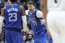 Bawa Kemenangan Mavericks,...