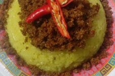 Nasi Ketan Kuning Tabur...