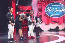 Anneth, Deven dan Raisya...