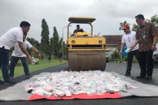 Bandara Sam Ratulangi...