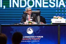 Indonesia Tawarkan Demokrasi...