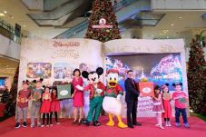 Mickey Mouse dan Donald...