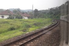 Kereta Kerja Anjlok,...