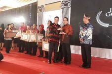 Penuhi Kebutuhan Dasar...