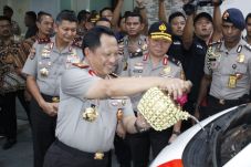 Kapolri Resmikan Klinik...