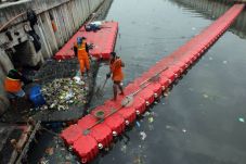 Sebabkan Banjir, Warga...