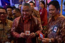 Dukung Non-Tunai di...
