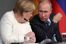 Lewat Telepon, Putin-Merkel...