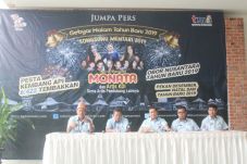 Sambut Tahun Baru, TMII...