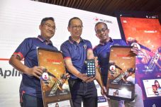 Telkomsel mBanking Satukan...