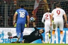 Dua Tahun di Porto,...