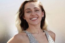 Kembali Akting, Miley...