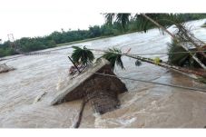 Jembatan di Meulaboh...