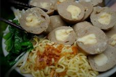 Yuk, Buat Bakso Keju...