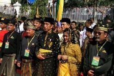 Jokowi Terima Gelar...