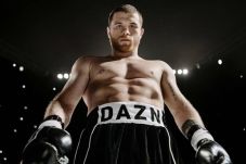 Canelo Tatap Sejarah...