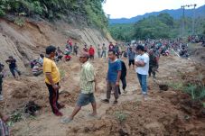 Lagi, Korban Tanah Longsor...