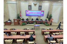 Pemkab Tangerang Serahkan...