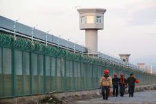 Tempat Muslim Uighur...