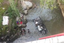 Mobil Pikap Tabrak Motor...
