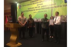 Berantas Mafia Tanah,...