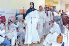Terinspirasi Alam, Buttonscarves...