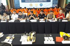 Jelang Tahun Baru, Peredaran...
