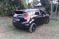 3 Jam Terkunci di Mobil,...