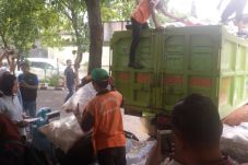 Melongok Bisnis Daur...
