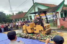 Ribuan Botol Minuman...