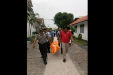 Napi Tewas Tergantung...