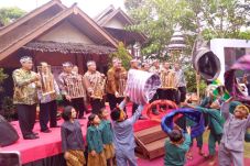 Dukung Desa Juara, bank...