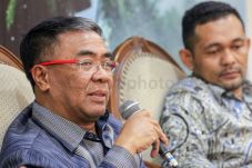 Muslim Uighur Ditindas,...