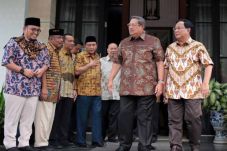 Diplomasi Politik Nasi...