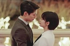 Adegan Intim Song Hye...