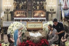 Perayaan Natal Membawa...