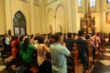 Misa Natal di Gereja...