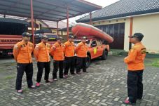 Dua Santri Hilang Digulung...
