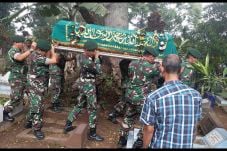 Kostrad Berduka, Keluarga...