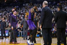 LeBron James Jadi Tumbal...