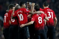 Hujan Pujian, Pogba...
