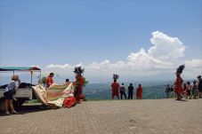 Libur Natal, Bukit Tetempangan...