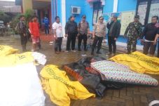 9 Jenazah Korban Tsunami...