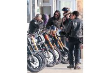 Keanu Reeves Uji Coba...