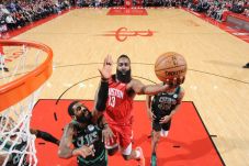Pelampiasan James Harden...