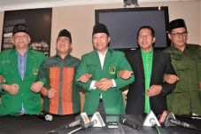 Humphrey Djemat: Perselisihan...