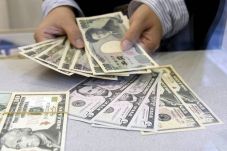 Wall Street Tumbang,...