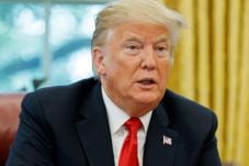 Trump Ancam Tutup Perbatasan