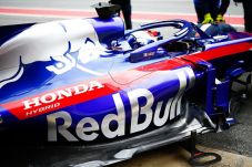 Red Bull Tuding Mesin...